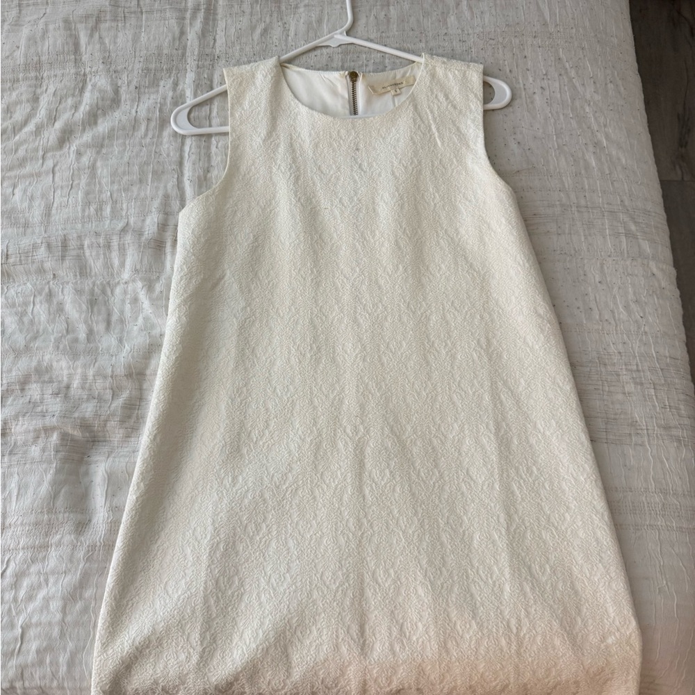 Elegant Sleeveless White Dress